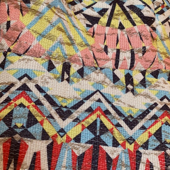 Cute patterned dress with crisscross straps and scalloped edges on the top! - Picture 2 of 4